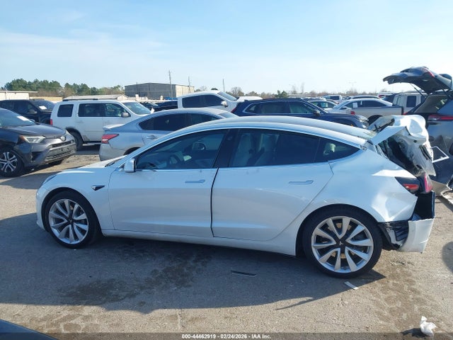 44462919 :رقم المزاد ، 5YJ3E1EB6KF513613 vin ، 2019 Tesla Model 3 Long Range/performance مزاد بيع