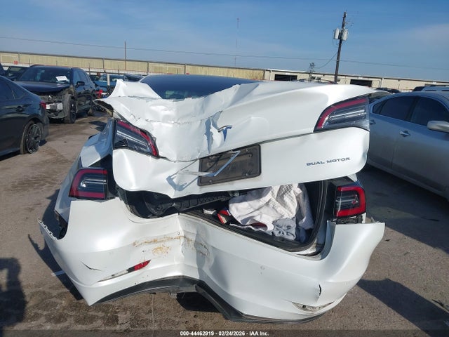 44462919 :رقم المزاد ، 5YJ3E1EB6KF513613 vin ، 2019 Tesla Model 3 Long Range/performance مزاد بيع