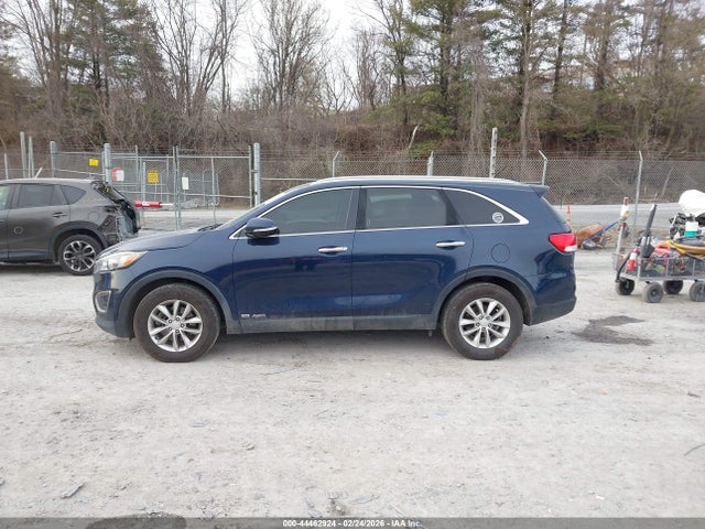 2016 Kia Sorento 3.3l Lx მანქანა იყიდება აუქციონზე, vin: 5XYPGDA57GG151353, აუქციონის ნომერი: 44462924