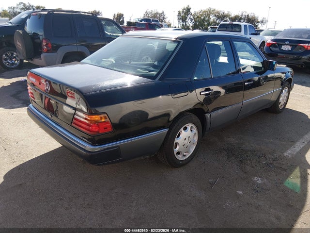 1992 MERCEDES-BENZ 400 WDBEA34E0NB819661 Photo 3
