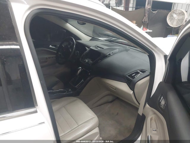 1FMCU0J98EUA45696 Ford Escape Titanium