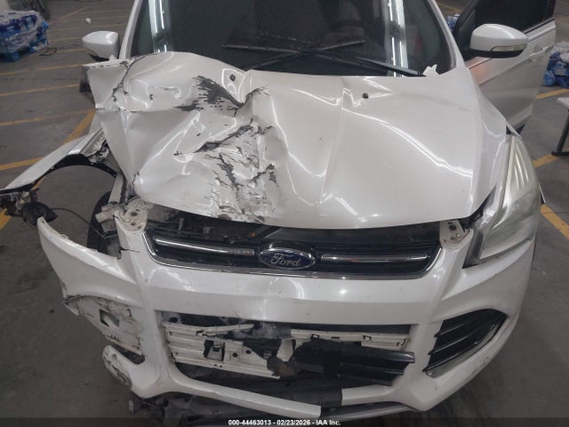 1FMCU0J98EUA45696 Ford Escape Titanium