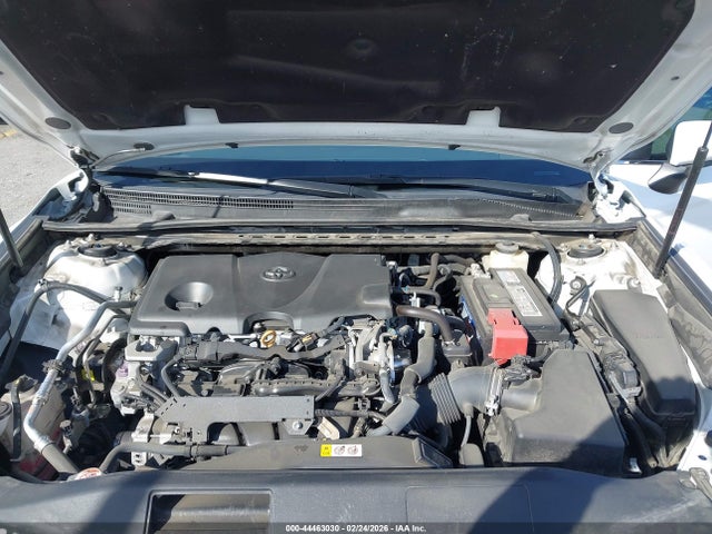 4T1B11HK2JU045996 Toyota CAMRY SE