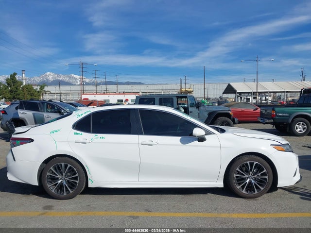 4T1B11HK2JU045996 Toyota CAMRY SE