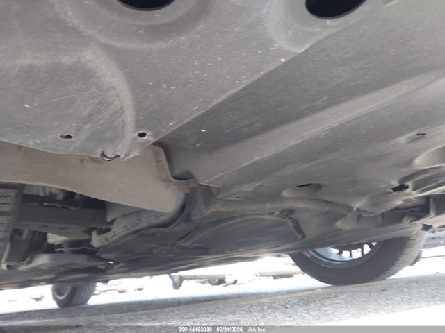 4T1B11HK2JU045996 Toyota CAMRY SE
