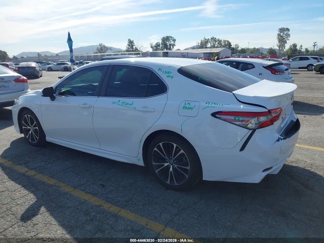 4T1B11HK2JU045996 Toyota CAMRY SE