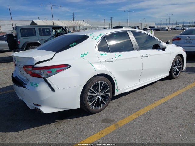 4T1B11HK2JU045996 Toyota CAMRY SE