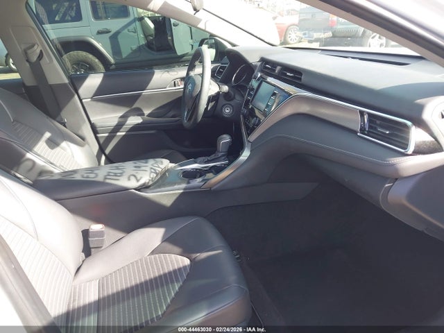 4T1B11HK2JU045996 Toyota CAMRY SE