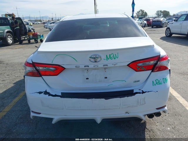 4T1B11HK2JU045996 Toyota CAMRY SE
