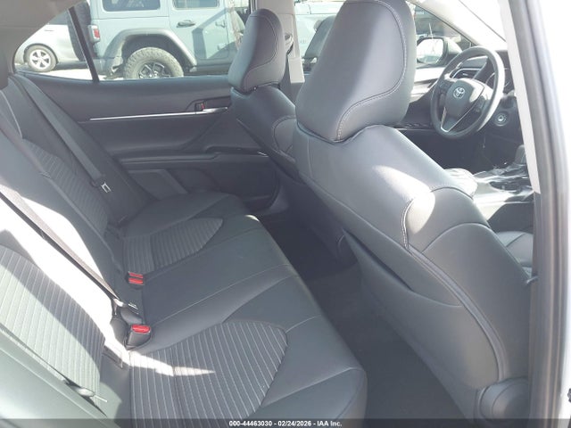 4T1B11HK2JU045996 Toyota CAMRY SE