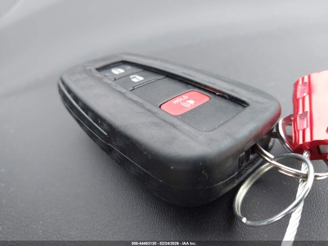 NMTKHMBX2JR013333 Toyota C-hr Xle Premium