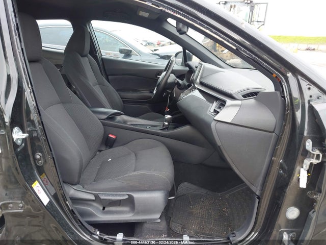 NMTKHMBX2JR013333 Toyota C-hr Xle Premium