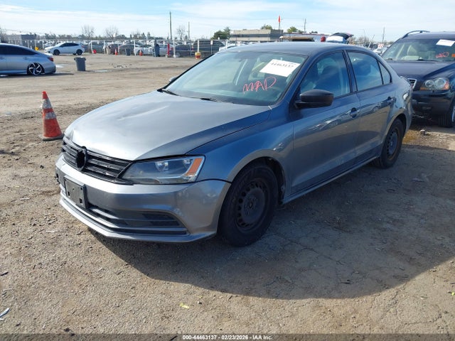 2015 Volkswagen Jetta 2.0l S მანქანა იყიდება აუქციონზე, vin: 3VW2K7AJXFM282136, აუქციონის ნომერი: 44463137