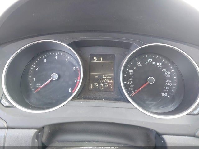 2015 Volkswagen Jetta 2.0l S მანქანა იყიდება აუქციონზე, vin: 3VW2K7AJXFM282136, აუქციონის ნომერი: 44463137
