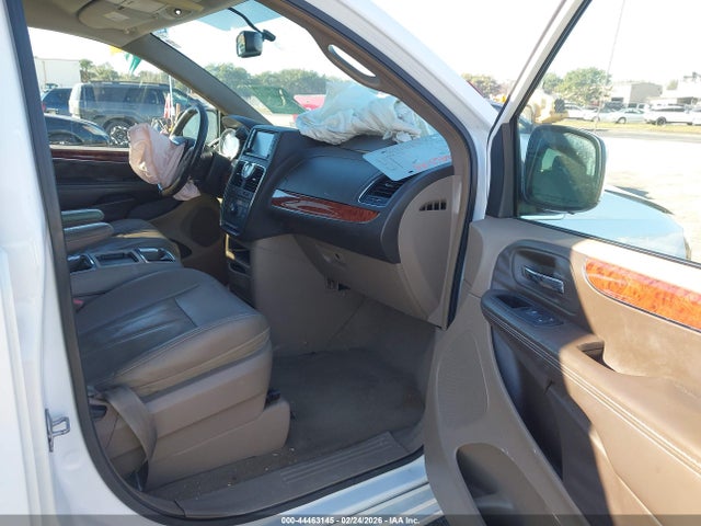 44463145 :رقم المزاد ، 2C4RC1BGXER272292 vin ، 2014 Chrysler Town & Country Touring مزاد بيع
