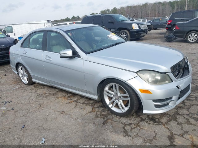 2013 MERCEDES-BENZ C 250 WDDGF4HB6DR246391