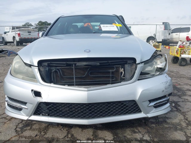 2013 Mercedes-benz C 250 Sport მანქანა იყიდება აუქციონზე, vin: WDDGF4HB6DR246391, აუქციონის ნომერი: 44463168