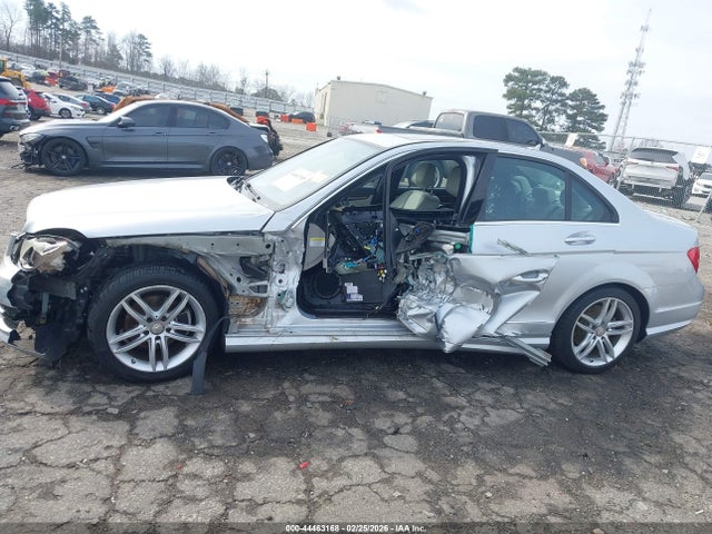 2013 MERCEDES-BENZ C 250 WDDGF4HB6DR246391 Photo 5