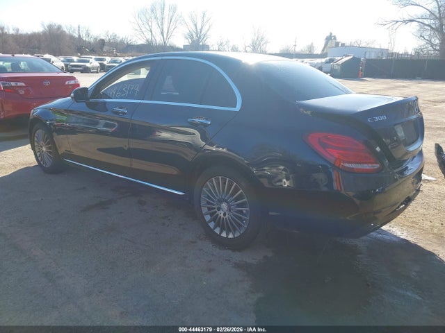Продажа на аукционе авто 2015 Mercedes-benz C 300 Luxury 4matic, vin: 55SWF4KB8FU015031, номер лота: 44463179