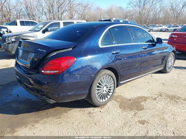 Продажа на аукционе авто 2015 Mercedes-benz C 300 Luxury 4matic, vin: 55SWF4KB8FU015031, номер лота: 44463179