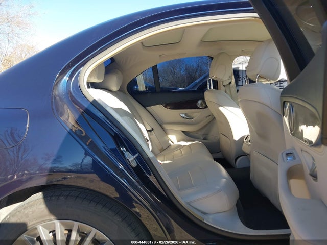 Продажа на аукционе авто 2015 Mercedes-benz C 300 Luxury 4matic, vin: 55SWF4KB8FU015031, номер лота: 44463179
