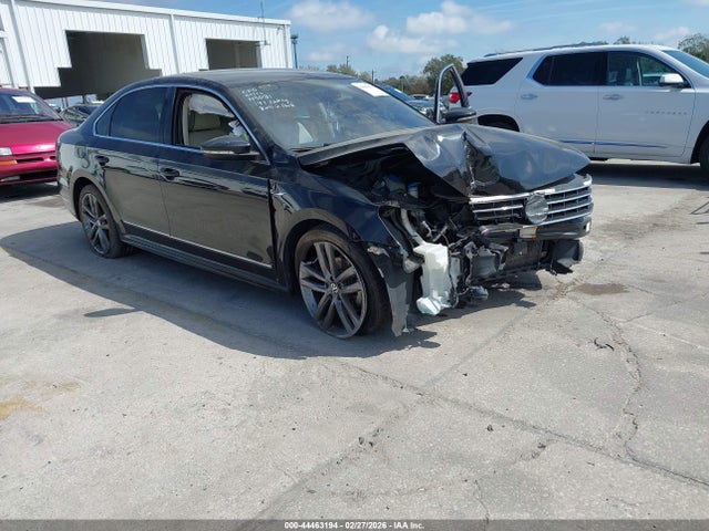 2017 VOLKSWAGEN PASSAT 1VWDT7A3XHC064791