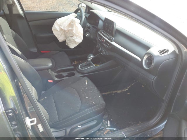 44463227 :رقم المزاد ، 3KPF24AD6ME332356 vin ، 2021 Kia Forte Lxs مزاد بيع