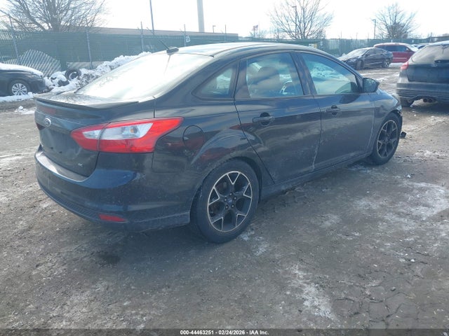 1FADP3F22EL102256 Ford FOCUS SE