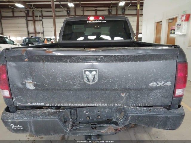 Продаж на аукціоні авто 2018 Ram 1500 Express  4x4 6'4 Box, vin: 1C6RR7FG3JS320615, номер лоту: 44463256