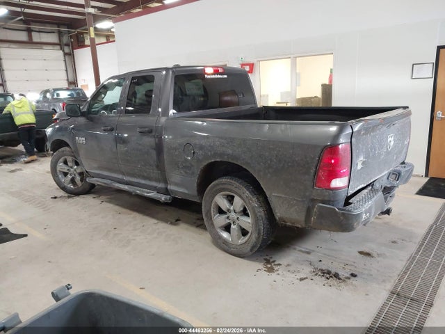 Продаж на аукціоні авто 2018 Ram 1500 Express  4x4 6'4 Box, vin: 1C6RR7FG3JS320615, номер лоту: 44463256