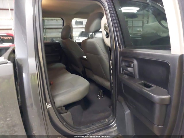 Продаж на аукціоні авто 2018 Ram 1500 Express  4x4 6'4 Box, vin: 1C6RR7FG3JS320615, номер лоту: 44463256