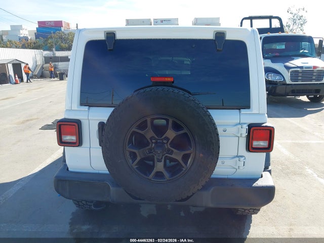 1C4HJXDG8MW542093 Jeep Wrangler Unlimited Islander 4x4