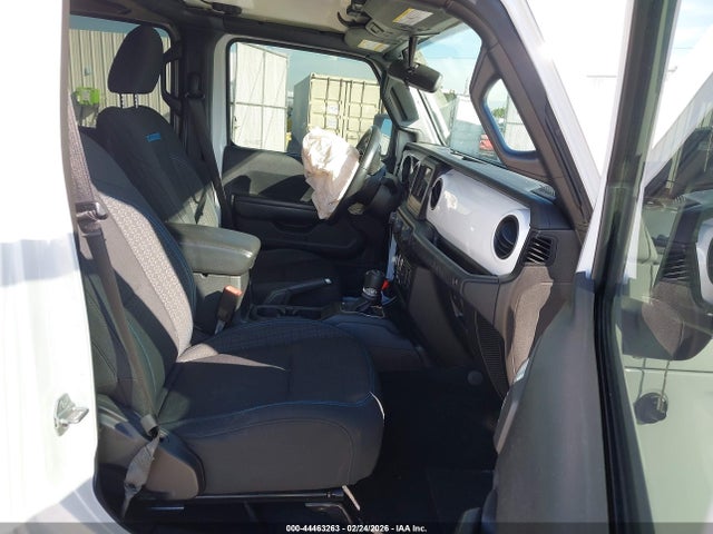1C4HJXDG8MW542093 Jeep Wrangler Unlimited Islander 4x4