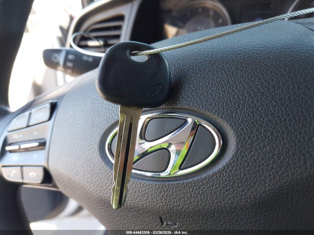 Auction sale of the 2020 Hyundai Elantra Se, vin: 5NPD74LF8LH511936, lot number: 44463306