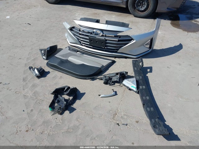 Auction sale of the 2020 Hyundai Elantra Se, vin: 5NPD74LF8LH511936, lot number: 44463306
