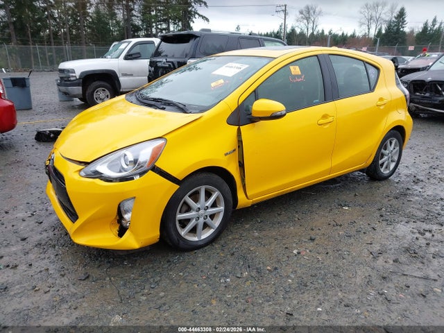 Toyota Prius C Four 2015 JTDKDTB36F1108292 Image 2