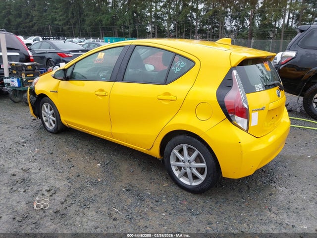 Toyota Prius C Four 2015 JTDKDTB36F1108292 Image 3