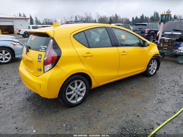 Toyota Prius C Four 2015 JTDKDTB36F1108292 Image 4