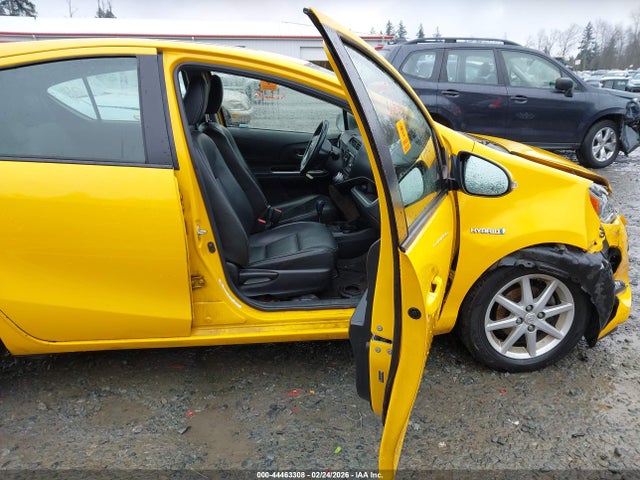 Toyota Prius C Four 2015 JTDKDTB36F1108292 Image 5