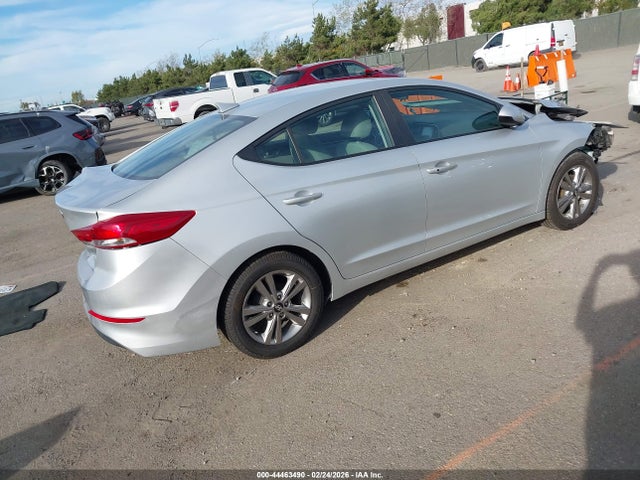 Hyundai ELANTRA SE 2017 5NPD84LF5HH059111 Image 4