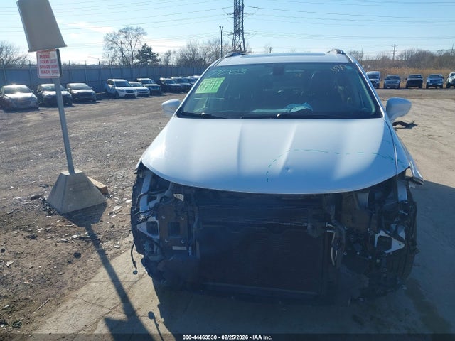 44463530 :رقم المزاد ، 2C4RC1EG9JR156751 vin ، 2018 Chrysler Pacifica Touring-l Plus مزاد بيع