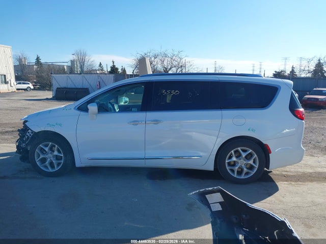 44463530 :رقم المزاد ، 2C4RC1EG9JR156751 vin ، 2018 Chrysler Pacifica Touring-l Plus مزاد بيع