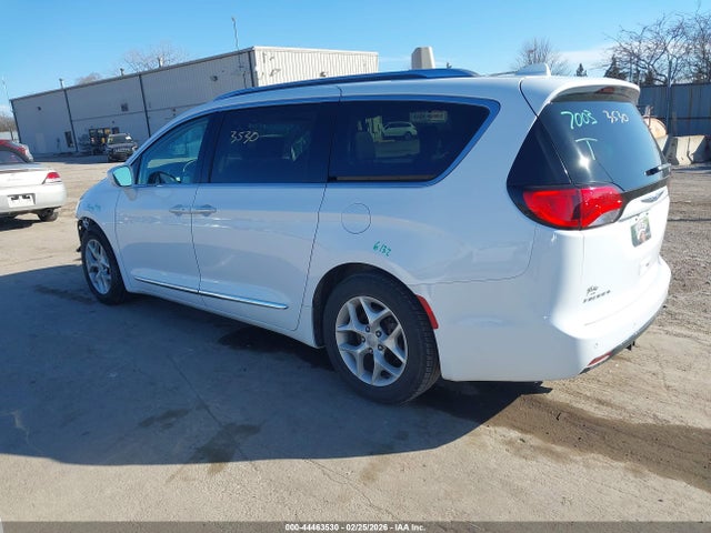 44463530 :رقم المزاد ، 2C4RC1EG9JR156751 vin ، 2018 Chrysler Pacifica Touring-l Plus مزاد بيع