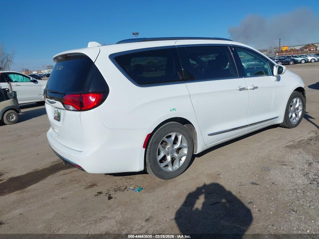 44463530 :رقم المزاد ، 2C4RC1EG9JR156751 vin ، 2018 Chrysler Pacifica Touring-l Plus مزاد بيع