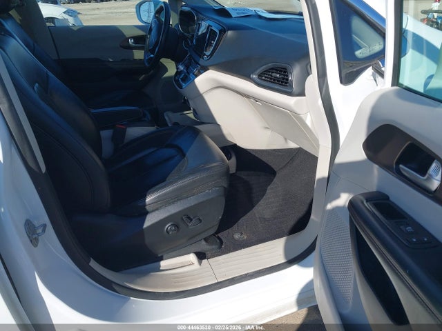 44463530 :رقم المزاد ، 2C4RC1EG9JR156751 vin ، 2018 Chrysler Pacifica Touring-l Plus مزاد بيع