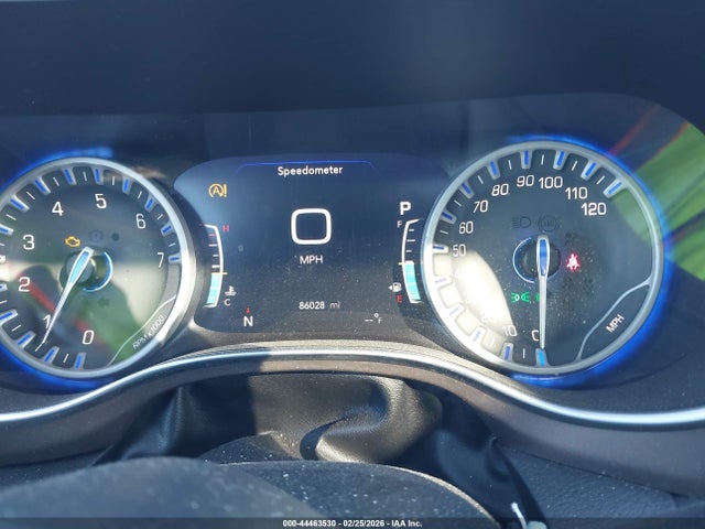 44463530 :رقم المزاد ، 2C4RC1EG9JR156751 vin ، 2018 Chrysler Pacifica Touring-l Plus مزاد بيع