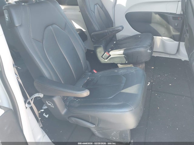 44463530 :رقم المزاد ، 2C4RC1EG9JR156751 vin ، 2018 Chrysler Pacifica Touring-l Plus مزاد بيع