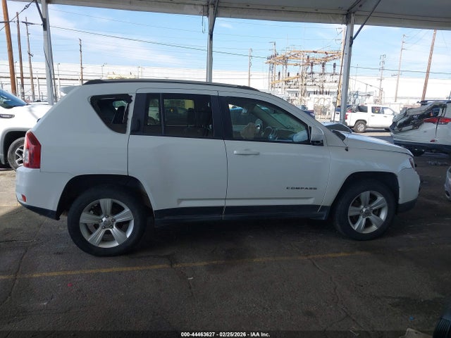 Jeep Compass Latitude 2016 1C4NJDEB2GD626785 Image 12