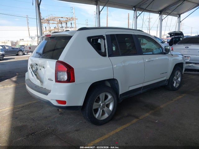 Jeep Compass Latitude 2016 1C4NJDEB2GD626785 Image 4