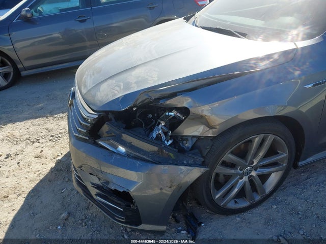 Продаж на аукціоні авто 2018 Volkswagen Passat 2.0t R-line/2.0t S, vin: 1VWAA7A30JC022399, номер лоту: 44463645